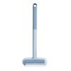 Apart from the brush, it has a comfortable grip, a moderate hardness and softness